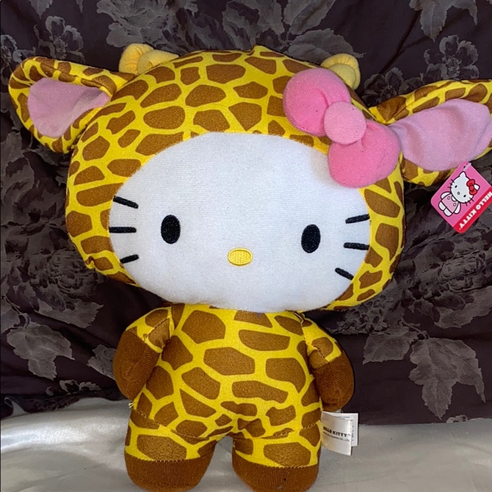 hello kitty giraffe style